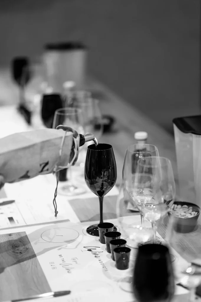 Curso de vino online en la escuela de vino online Be The Wine, con clases prácticas y materiales descargables.